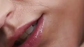 تحصل مارس الجنس حواء بعد الساخنة المعتوه فرك والتدليك كس