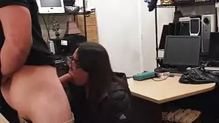 اثنين من الكلبات الساخنة اللص