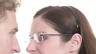 اثنين من الاطفال رائع الحصول على جلسة يمارس الجنس الساخن مثير للدهشة