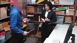 القبض على المتسوق في سن المراهقة ، ويحصل مارس الجنس من الصعب حقا