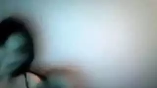 ربة منزل جيني يذهب البرية على كاميرا ويب المنزل