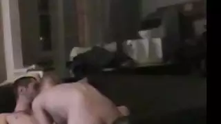 نيس الجنس على الأريكة في غرفة المعيشة Pt2
