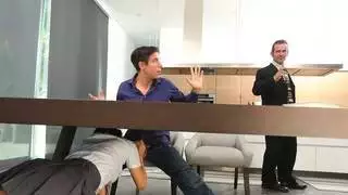 تلميذة قرنية تريد فقط عصير الرجل