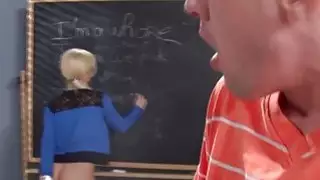 انيسا تمتص جيسيز ديك بينما بيبي الملاعين دسار