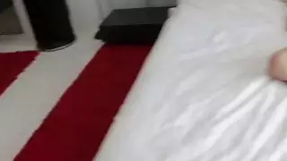 اليكسا غريس يريد أن يرضي stepbro مع اللسان المناسب