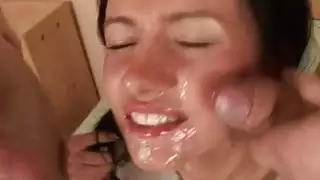 المثقف يحصل على مهبل لها مهبل 2 دبابيس