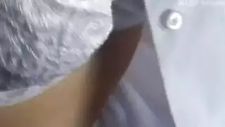 في سن المراهقة الآسيوية يحصل كس كس يتعرض لها قبل إعطاء الرجل لها headfucking