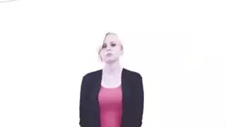 BOOB BOOB BLONDE مثليه في ASS AT PHOTO SHOOT الصب