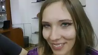 هو مارس الجنس صغيرتي تيميا في الثلاثي مع فرنك بلجيكي وروكو