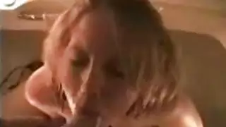 يحصل مسمر Babe جيدا من قبل رجل في من الخلف