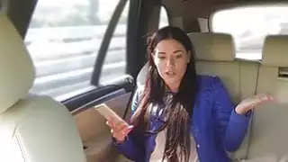 تحصل مارس الجنس ضيق الهواة امرأة سمراء فاتنة عن طريق الاحتيال سائق