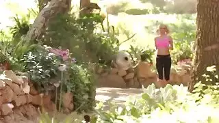شقراء مثير جنى الأردن يعتني بها صديقها الجديد Aaliyah الحب في كس