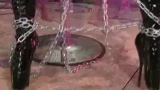 غريب wanker اناستازيا بيرس يرضي العضو التناسلي النسوي لها في كرنفال