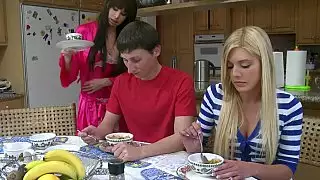 الحب الأمومي