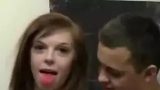 فتيات كلية الساخنة تستضيف الجنس الطرف للرجل