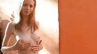 حبيبي يرسل الهزات البرية أسفل شقها