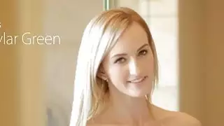 لها ضيق كس هو على استعداد ل ديك كبيرة
