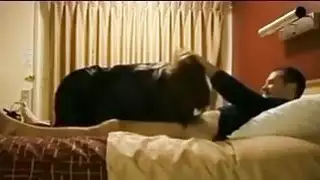 أمي السمين مع BF في شريط تجسس غرفة النوم