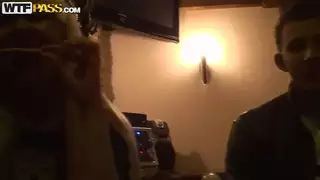 وجود اللسان في وقت متأخر من الليل مع في سن المراهقة الساخنة والحلو إيمي