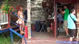 جمهور عارية صنم eurobabe ركوب الخيل waterbike