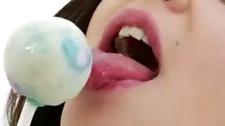 الكعب العالي والقضيب الوحشي في فتحة الشرج