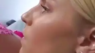 جمال شقراء حصلت على استعداد الجنس