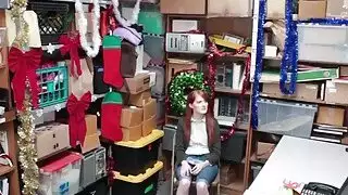 أحمر الشعر shoplifter Krystal حفرها ضخمة من الديك