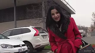 فقط لمدة دقيقة