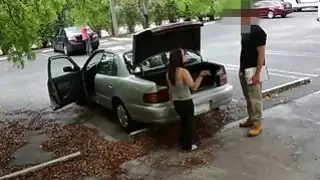 هوكس الكثير من البنادق في مرهن