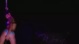 رقصة التعري مثير