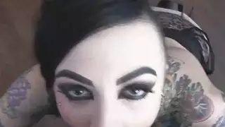 جميلة القرمزي LaVey يحب الداعر الثابت الملوثات العضوية الثابتة لحمي