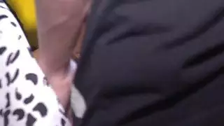 الرقيق العام يعمل الديك في الحشد