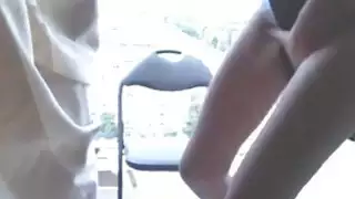 أنت رجال يقتلونهم مع لعبة OMBLIVE تهتز في سراويلها