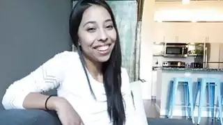 في سن المراهقة cutiepie الياسمين الصيف يركب ديك كبيرة من الصعب
