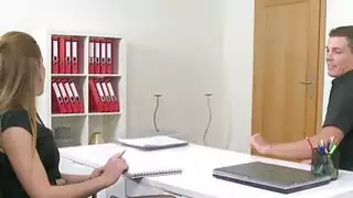 الرجل الوسيم الملاعين وكيل الإناث