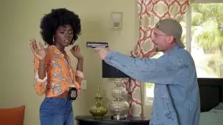 تتطلع Cops Ana Foxxx و Johnny Sins إلى اعتقال مجرم