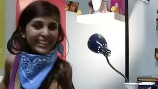 يتحول حزب غرفة صالة النوم المشتركة إلى اللعنة العربدة القذرة
