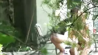 يلعب في سن المراهقة غريب مع دسار