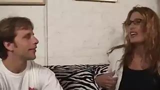 طويل القامة العسل شقراء جبهة مورو يلعب مع نفسها بينما cummed في