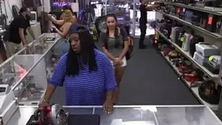 تجارة البنات في البضاعة