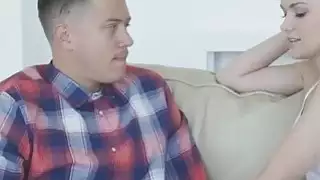 فتاة جميلة جيسي يونغ بعد ضيق كس