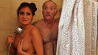 جوسي في سن المراهقة الفارس