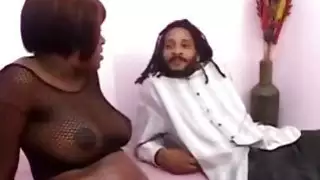 حفر الكلبة خشب الأبنوس الحامل العميق ببي بي سي