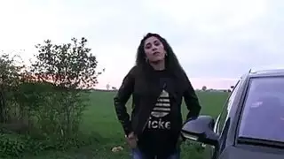 الجمال المتفق عليه يئن كما عشيق جنيه