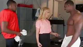 شقراء شيري ديفيل الداعر الأسود ترصيع الثلاثي