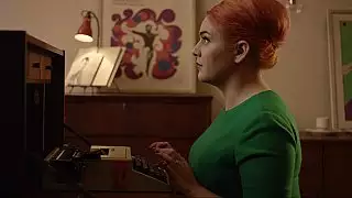 تخدم كوب من النبيذ والبلل الرطب