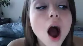 Sammii1 خجول في سن المراهقة يريد أن تمتص الديك