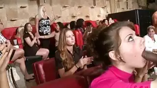 اللسان ديكس كبيرة وضجيجا كس طوال الليل