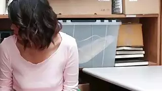 حصلت مارس الجنس امرأة سمراء كات ارينا لسرقة