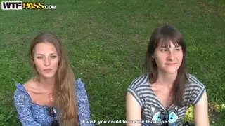الجنس Outdoo المشهد مع ميرا مثير وصديقتها
